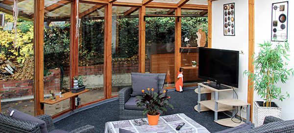 Wintergarten mit Fernseher